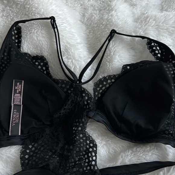 Victoria's Secret Black Lace T-Back Front Closure Padded Triangle Bralette Sz M - Picture 6 of 6